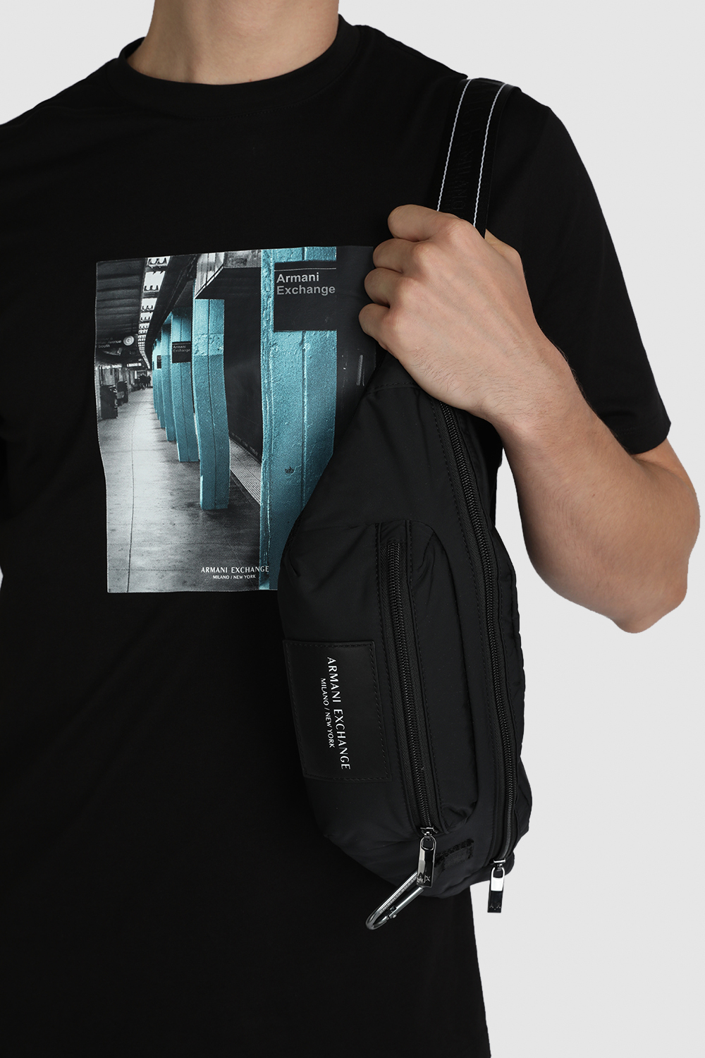 תמונת כל הלוק של פאוץ`